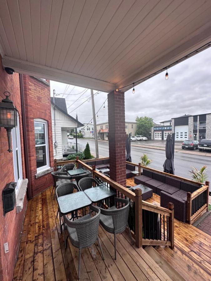 Auberge Et Bistro Namaste Lachute Екстер'єр фото